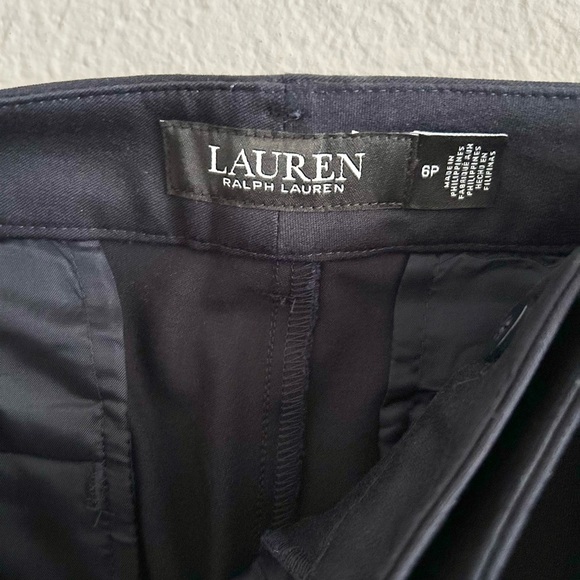 Lauren-Ralph Lauren Navy Bi-Stretch Twill Bermuda Shorts Petite Size 6 NWT - Picture 3 of 6